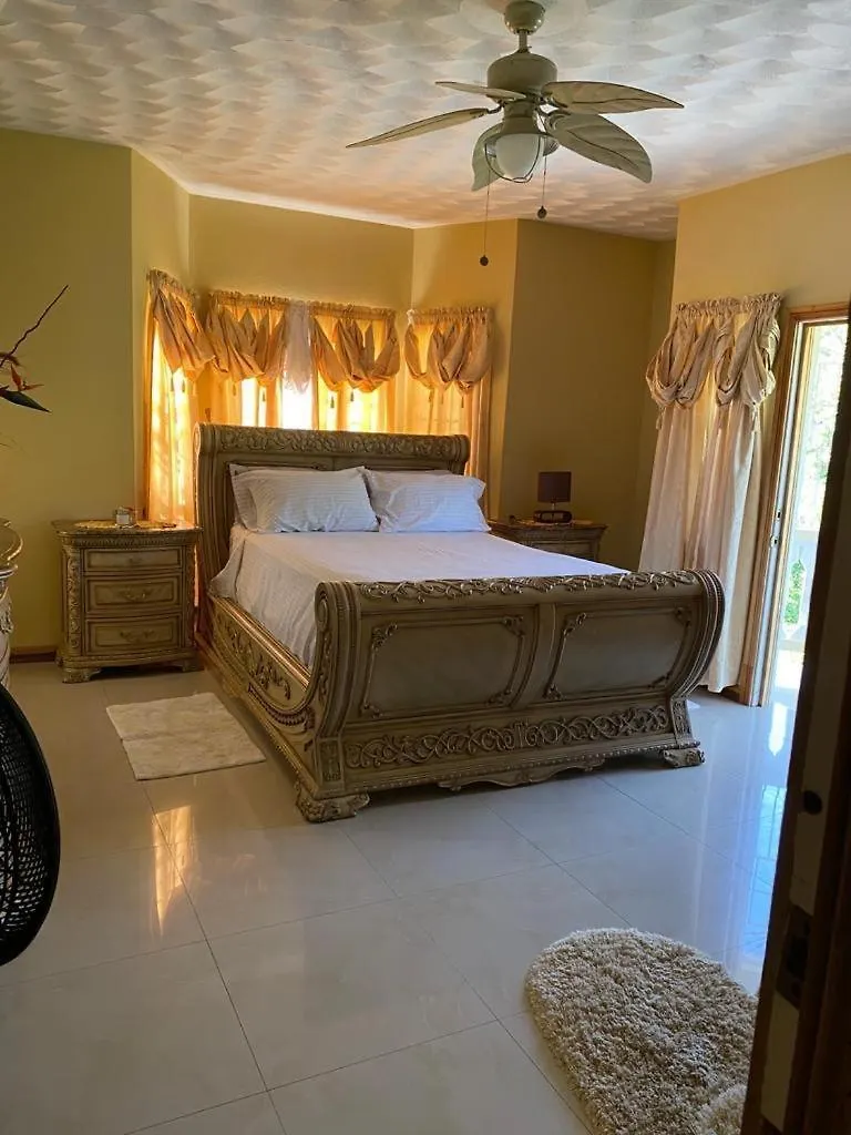 רנאוויי ביי The Mansion Villa רנאוויי ביי