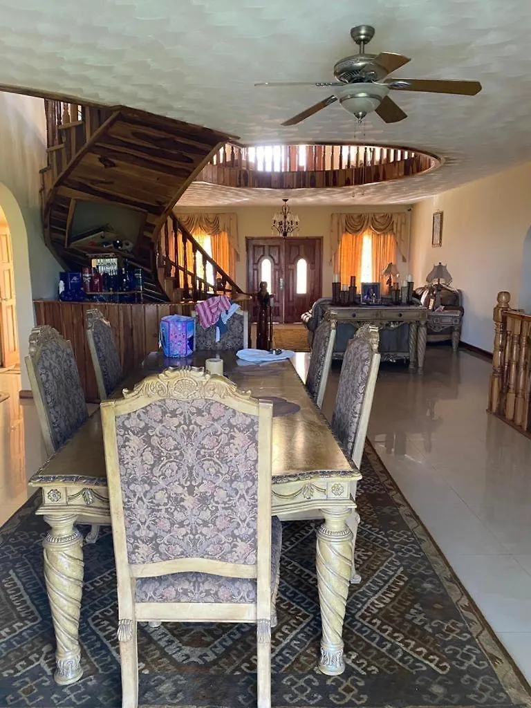 רנאוויי ביי The Mansion Villa 0*, רנאוויי ביי