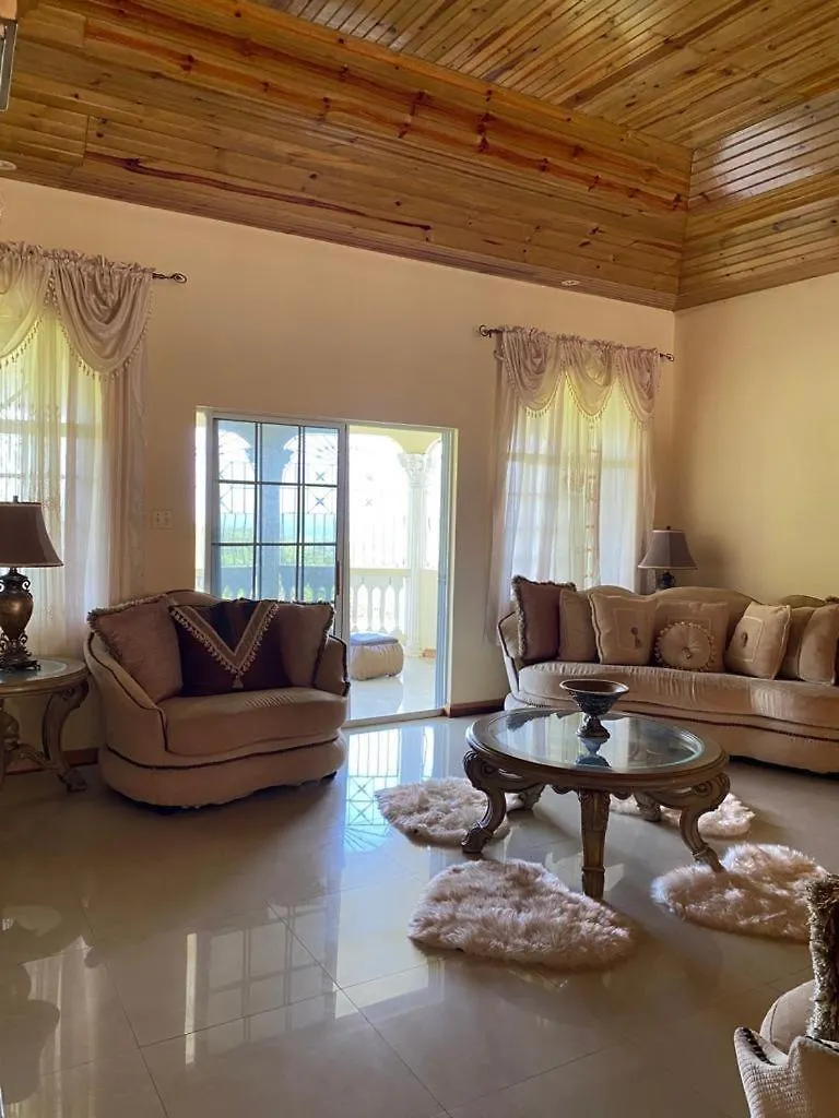 Rum i privatbostad The Mansion Villa Runaway Bay